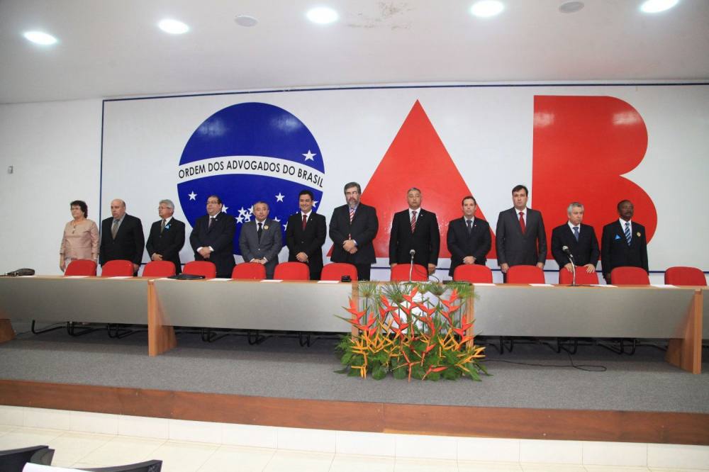 mesa-composta-pela-diretoria-a-oab-se-e-autoridades_1000_3081